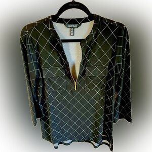 Ellen Tracy BLACK AND WHITE 3/4 sleeve front zip blouse with patch pockets NWOT